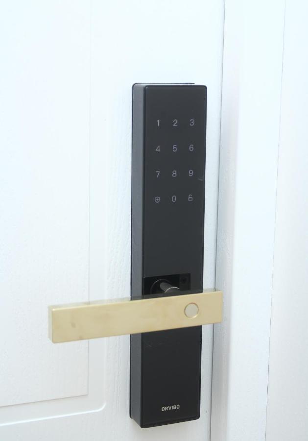 Parilament On Rustaveli 4 Rooms Tbilisi Zewnętrze zdjęcie