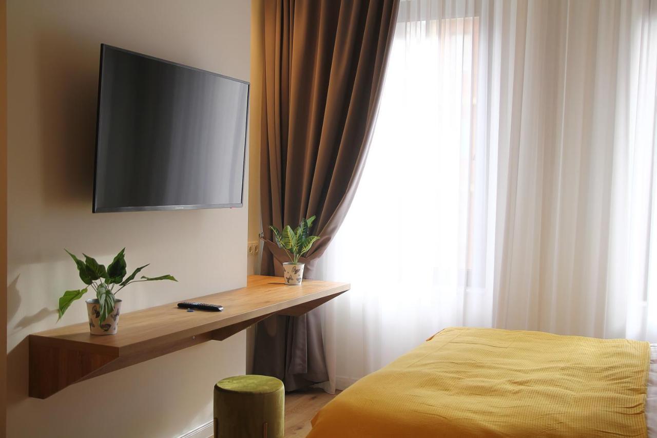 Parilament On Rustaveli 4 Rooms Tbilisi Zewnętrze zdjęcie