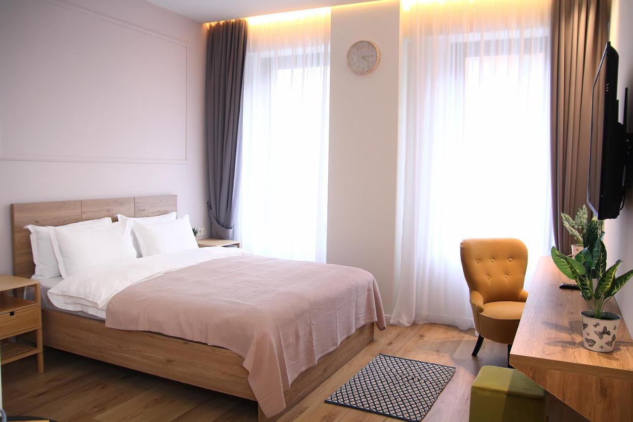 Parilament On Rustaveli 4 Rooms Tbilisi Zewnętrze zdjęcie