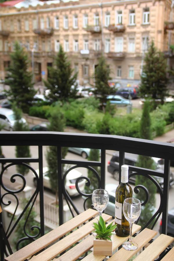 Parilament On Rustaveli 4 Rooms Tbilisi Zewnętrze zdjęcie